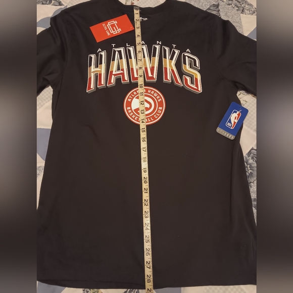 NBA Ultra Game Men's Atlanta Hawks tee shirt New With Tags black red and gold L. - Picture 5 of 7